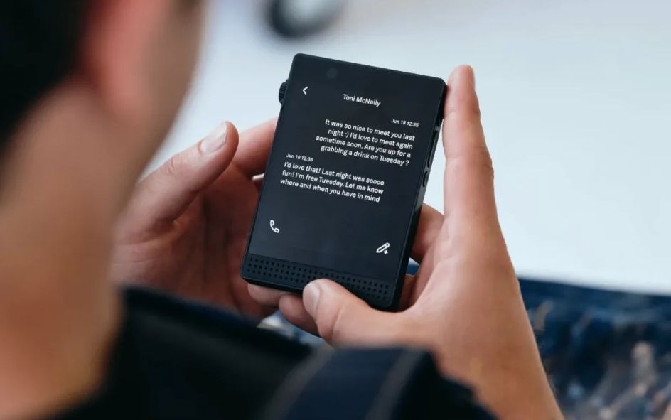 Light Phone III