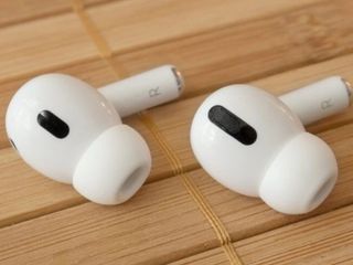 thumbnail - AirPods translation